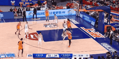 杜锋：我赌你枪里没子弹…卢伟：“呯”！
